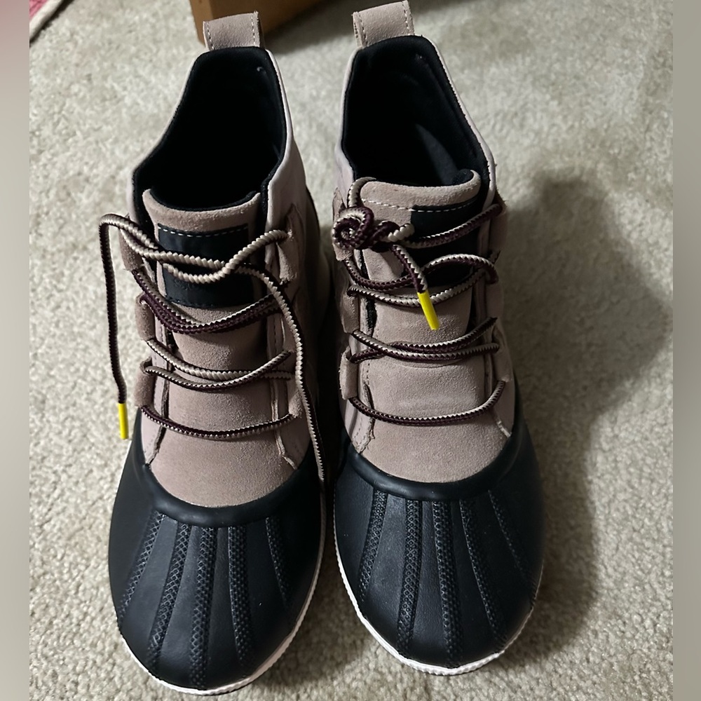 Sorel out & about boots